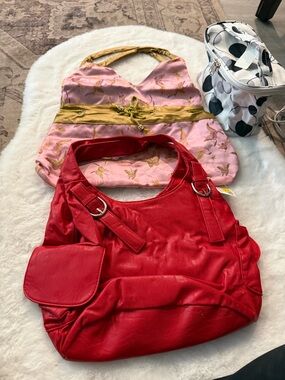 Red Women's Hobo Bag - Stylish Everyday Shoulder Tote